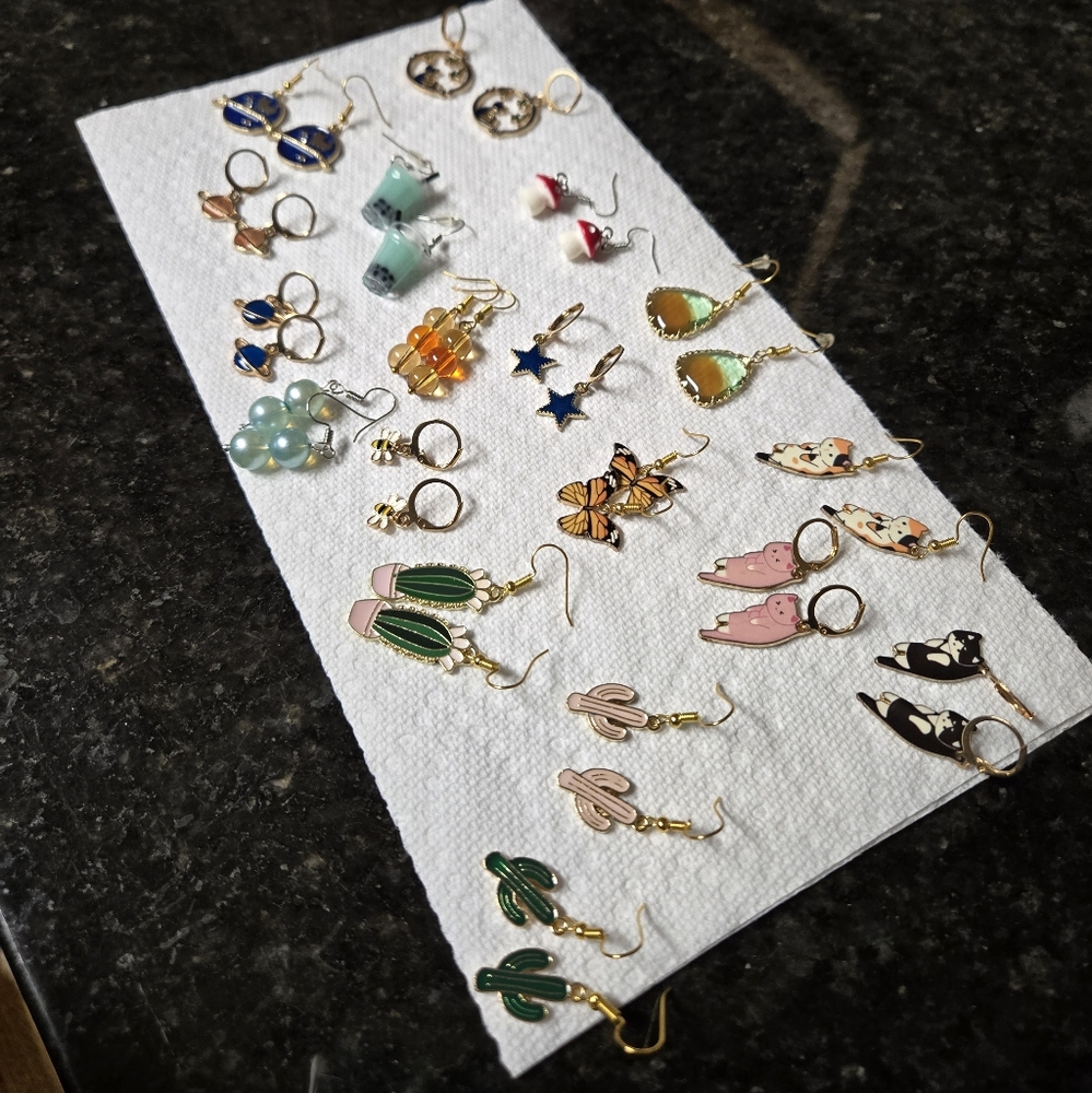 2/5$ earrings with discounted shipping!